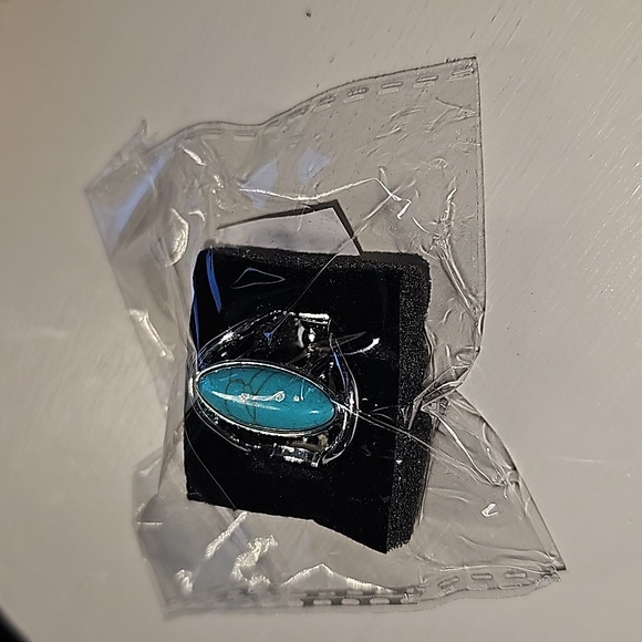Spartan Stone Blue Ring 💍 Stretchy Turquoise & Silver - Picture 3 of 4